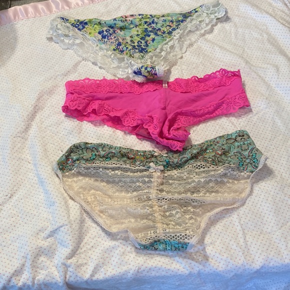 Victoria’s Secret bundle of three cheeky panties small sexy & cute - Picture 9 of 9